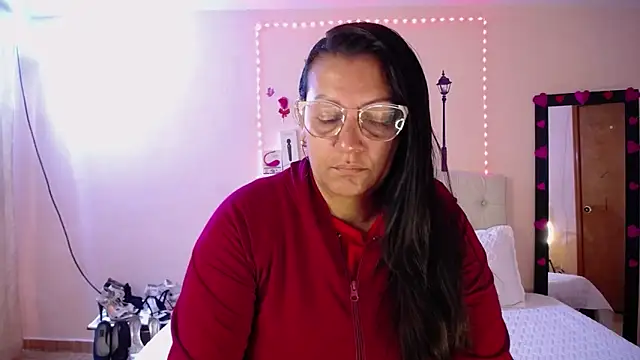 Snapshot of Victoria_Red01 chatting on February 4, 2:10 pm Victoria Red01 online show from February 4, 2:10 pm