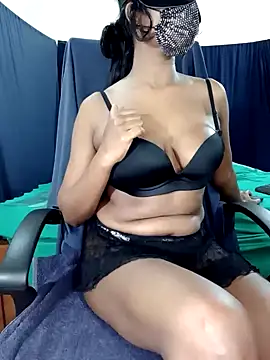 Snapshot of Midnight_Blossom chatting on December 19, 11:46 pm Midnight Blossom online show from December 19, 11:46 pm