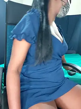 Snapshot of Midnight_Blossom chatting on January 14, 9:31 pm Midnight Blossom online show from January 14, 9:31 pm