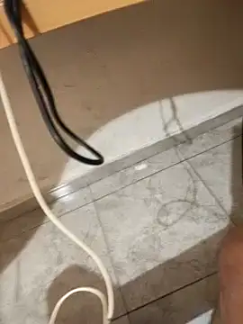 Snapshot of skrigul12 chatting on December 5, 12:19 am skrigul12 online show from December 5, 12:19 am