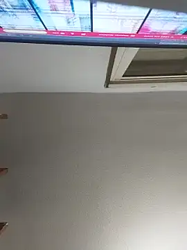 Snapshot of skrigul12 chatting on December 23, 6:37 pm skrigul12 online show from December 23, 6:37 pm