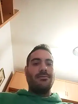 Snapshot of skrigul12 chatting on January 4, 5:16 pm skrigul12 online show from January 4, 5:16 pm