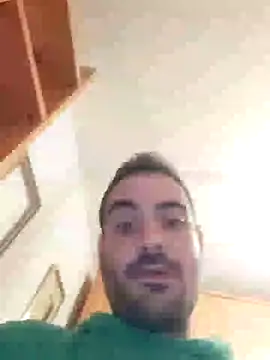 Snapshot of skrigul12 chatting on January 4, 8:27 pm skrigul12 online show from January 4, 8:27 pm