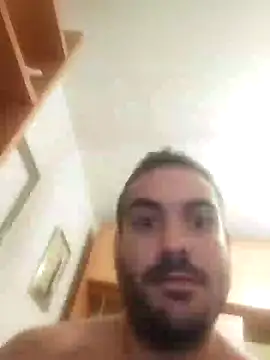 Snapshot of skrigul12 chatting on January 11, 6:45 am skrigul12 online show from January 11, 6:45 am