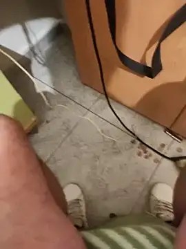 Snapshot of skrigul12 chatting on January 24, 2:39 am skrigul12 online show from January 24, 2:39 am