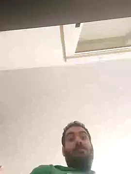 Snapshot of skrigul12 chatting on February 7, 9:26 pm skrigul12 online show from February 7, 9:26 pm