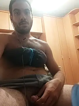 Snapshot of skrigul12 chatting on October 4, 2:53 am skrigul12 online show from October 4, 2:53 am