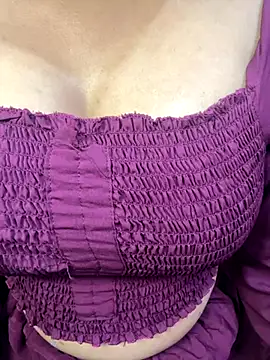 Snapshot of VR_here_4U chatting on November 29, 5:38 pm VR here 4U online show from November 29, 5:38 pm