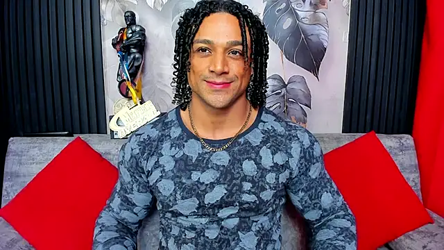 Snapshot of MikeEstevess chatting on October 29, 5:31 am MikeEstevess online show from October 29, 5:31 am