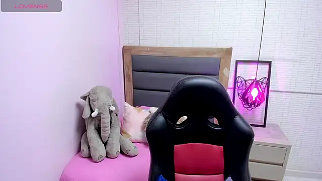 Kittytimberlake online show from January 20, 6:43 pm