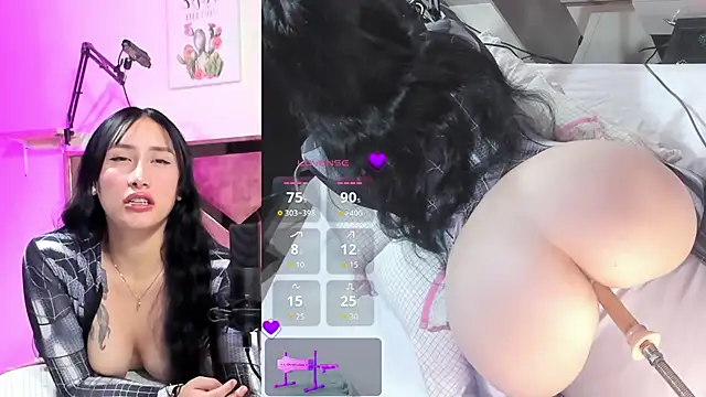 Snapshot of lili_moonn chatting on October 24, 11:06 am lili moonn online show from October 24, 11:06 am