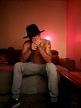 CrestedNotch online show from April 28, 1:26 am