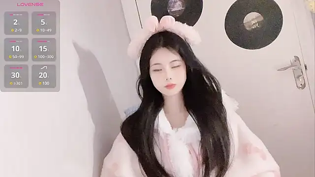 Qedgjwyz1 online show from February 2, 12:24 pm