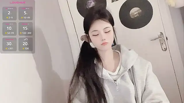 Qedgjwyz1 online show from February 18, 12:04 am