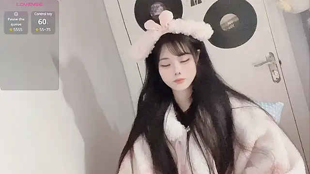 Qedgjwyz1 online show from February 24, 12:30 am