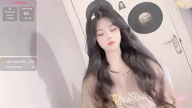 Qedgjwyz1 online show from March 11, 11:44 am