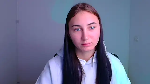 Jennifer Blum online show from January 6, 9:30 am