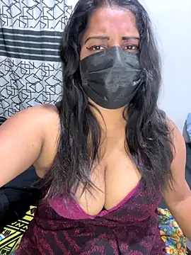 NOORA-GIRL online show from December 13, 9:31 pm