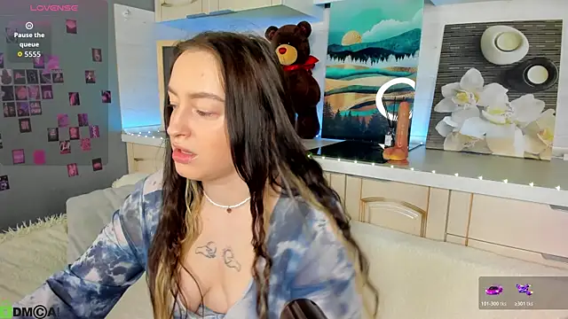 Snapshot of Kruela_Eva chatting on December 18, 11:11 pm Kruela Eva online show from December 18, 11:11 pm