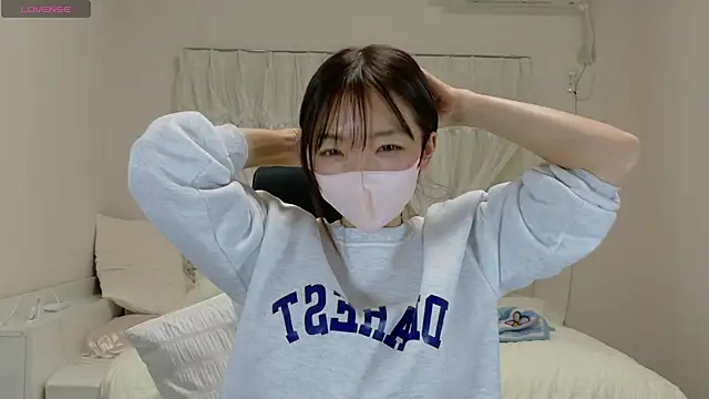 Snapshot of momochan88 chatting on February 14, 3:05 pm momochan88 online show from February 14, 3:05 pm