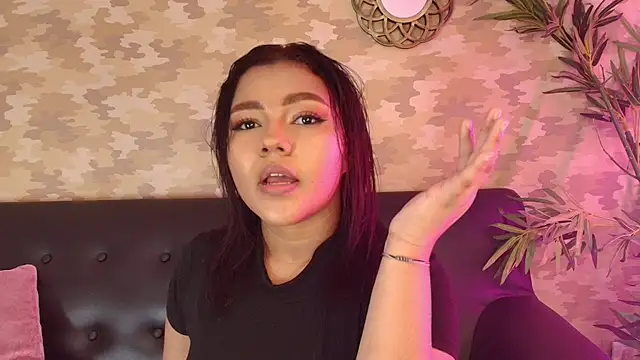 Snapshot of cherry_chel chatting on January 19, 4:36 pm cherry chel online show from January 19, 4:36 pm