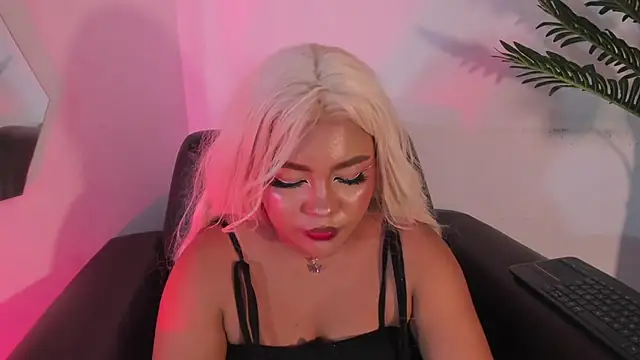 Snapshot of cherry_chel chatting on January 30, 7:18 am cherry chel online show from January 30, 7:18 am