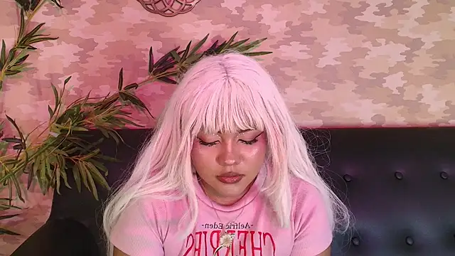 Snapshot of cherry_chel chatting on February 21, 9:11 pm cherry chel online show from February 21, 9:11 pm