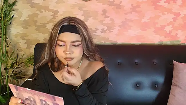 Snapshot of cherry_chel chatting on March 8, 8:14 pm cherry chel online show from March 8, 8:14 pm