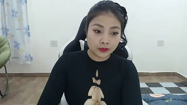 Snapshot of MiMi_0293 chatting on November 29, 12:19 pm MiMi 0293 online show from November 29, 12:19 pm