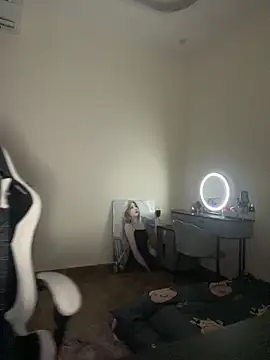 Snapshot of MiMi_0293 chatting on December 5, 3:52 pm MiMi 0293 online show from December 5, 3:52 pm