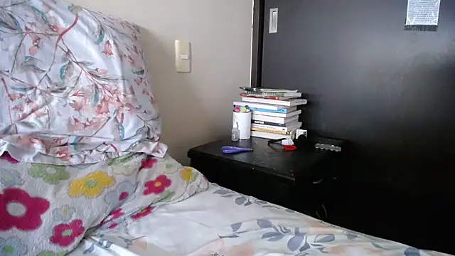 Snapshot of KAROLCANDY chatting on April 30, 8:57 pm KAROLCANDY online show from April 30, 8:57 pm