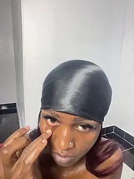 Snapshot of Curvixx chatting on November 14, 8:02 am Curvixx online show from November 14, 8:02 am