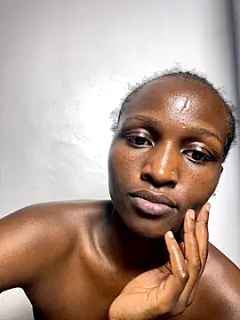 Snapshot of Curvixx chatting on December 14, 6:45 pm Curvixx online show from December 14, 6:45 pm