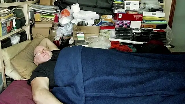 Snapshot of hadeszeuss2 chatting on January 17, 5:30 pm hadeszeuss2 online show from January 17, 5:30 pm