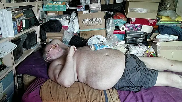 Snapshot of hadeszeuss2 chatting on November 5, 3:01 pm hadeszeuss2 online show from November 5, 3:01 pm