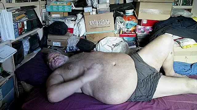 Snapshot of hadeszeuss2 chatting on November 18, 3:27 pm hadeszeuss2 online show from November 18, 3:27 pm