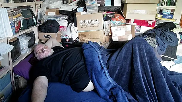 hadeszeuss2 online show from March 13, 3:18 pm