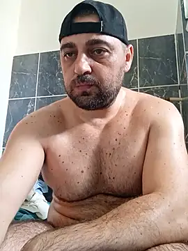 Snapshot of Mirkoxxx@xh chatting on July 3, 8:32 am Mirkoxxxxh online show from July 3, 8:32 am