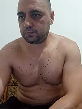 Snapshot of Mirkoxxx@xh chatting on July 10, 6:54 pm Mirkoxxxxh online show from July 10, 6:54 pm