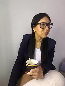 Snapshot of Camille_jhonson chatting on December 2, 10:20 am Camille jhonson online show from December 2, 10:20 am