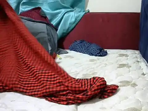 Snapshot of Creamy_dolly chatting on December 8, 2:28 am Creamy dolly online show from December 8, 2:28 am