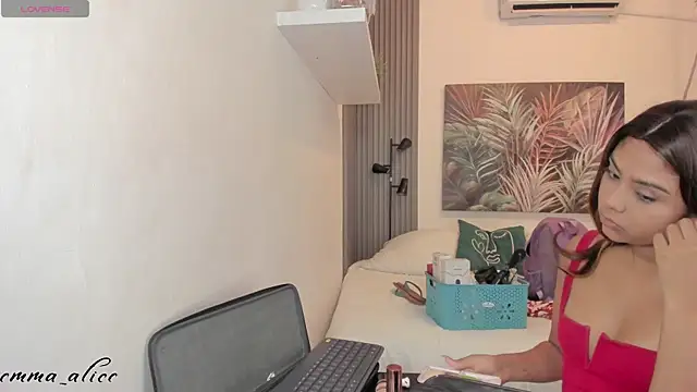 emma alice  online show from September 18, 12:18 pm