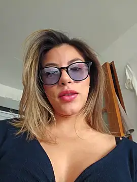 Karen San Miguel online show from November 10, 7:46 pm