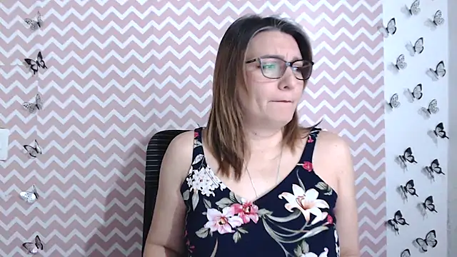 Amie Adams82  online show from January 28, 12:36 am