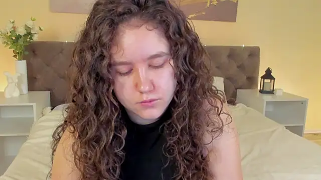 Ariella Sol online show from June 18, 1:06 am