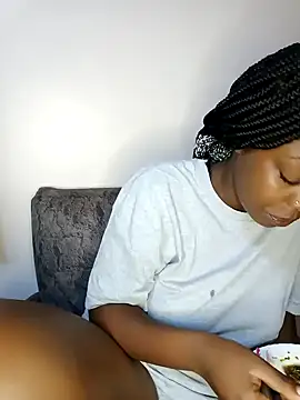 pretty-eyes23 online show from December 10, 5:11 pm