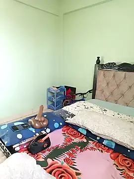 pretty-eyes23 online show from March 6, 5:03 am