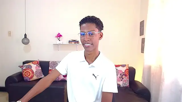 Snapshot of maiki18_ chatting on January 14, 1:49 pm maiki18 online show from January 14, 1:49 pm