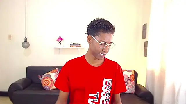 Snapshot of maiki18_ chatting on January 22, 1:32 pm maiki18 online show from January 22, 1:32 pm