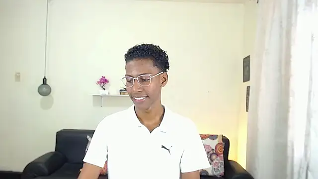 Snapshot of maiki18_ chatting on February 3, 1:51 pm maiki18 online show from February 3, 1:51 pm